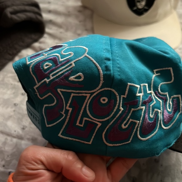 vintage graffiti hornets - Picture 4 of 13